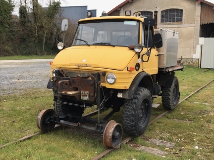 Arrivée de l'Unimog à la gare depuis l'usine Bombardier du Nord